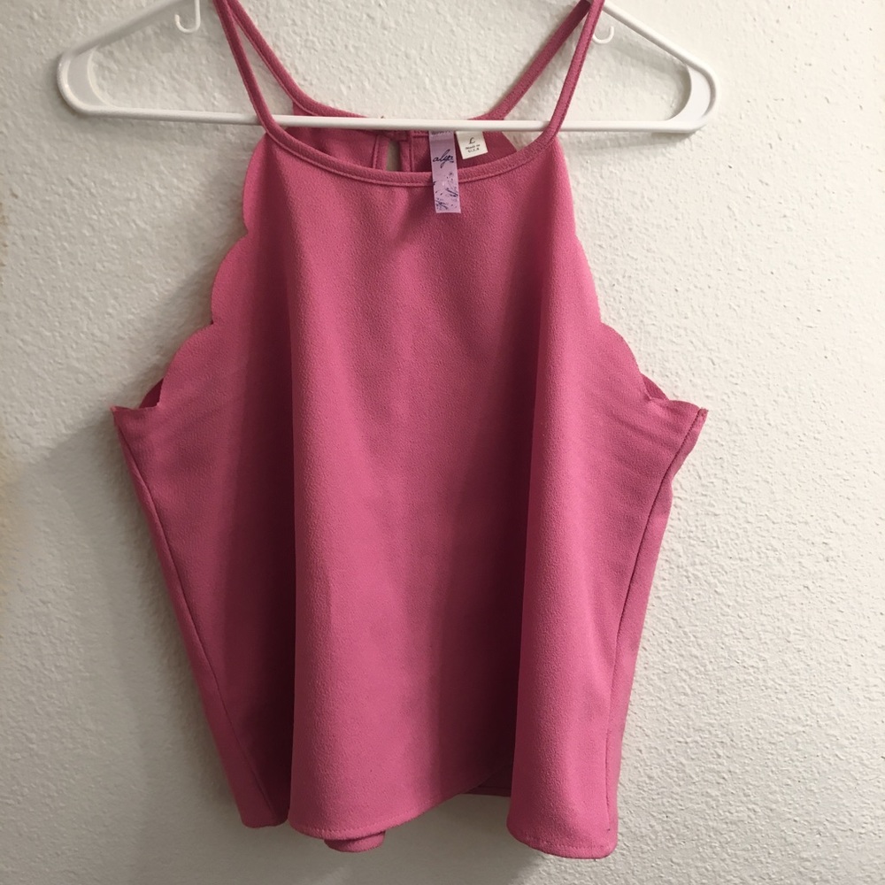 Scalloped tank top